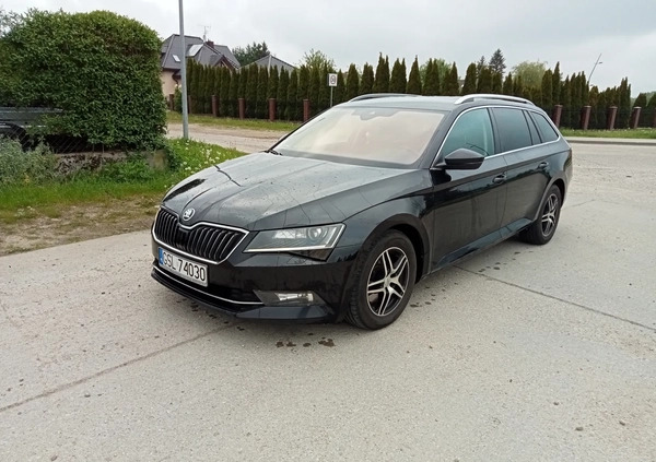 Skoda Superb cena 75700 przebieg: 159500, rok produkcji 2018 z Rajgród małe 326